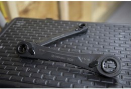 4 In 1 Double Crescent Key Set22